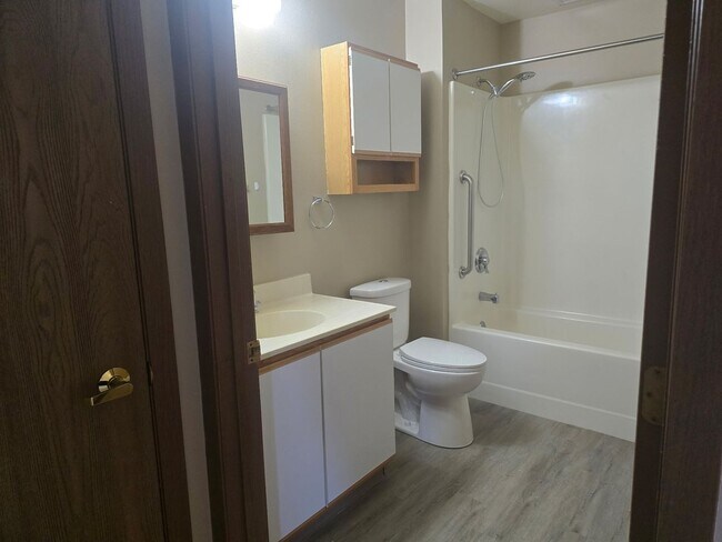 Building Photo - Cozy One Bedroom Apartment in Black River!