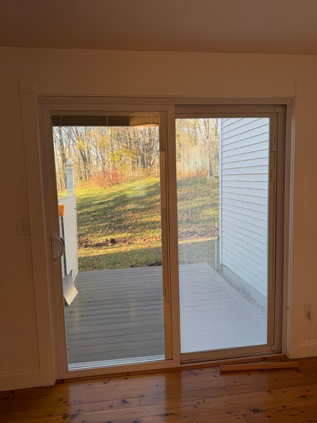 Building Photo - 25 Lawrence St