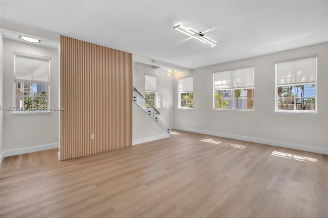 Building Photo - 2065 S Ocean Dr