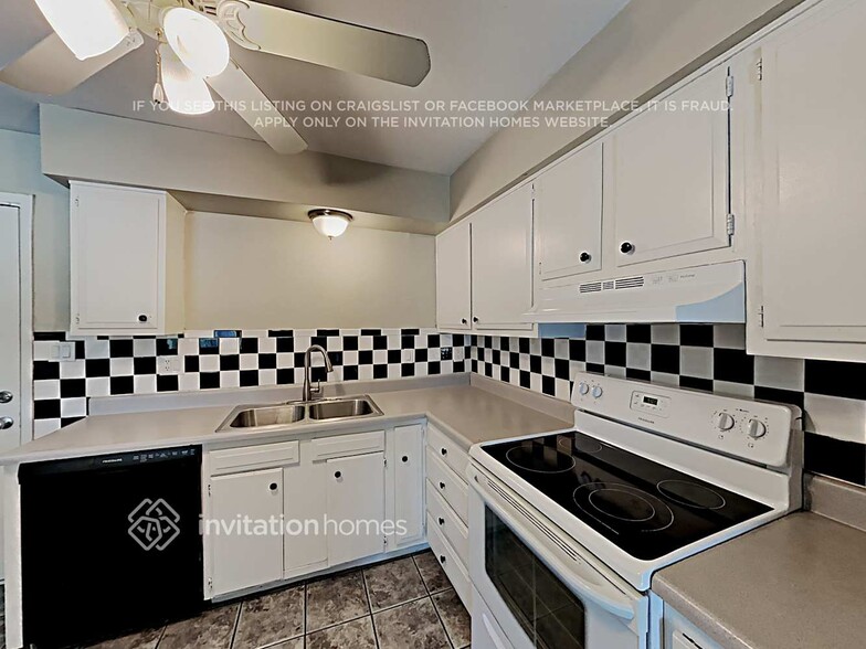 Building Photo - 17449 N 8th Ave