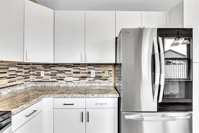 Building Photo - 15740 NW 16th Ct