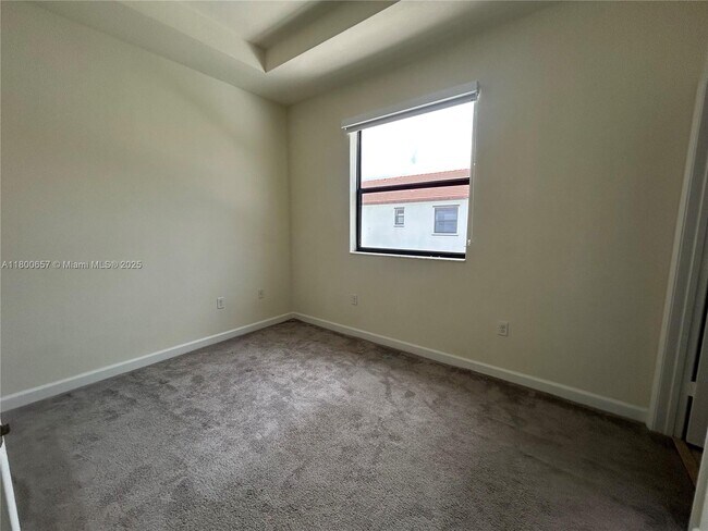 Building Photo - 10622 W 33rd Way