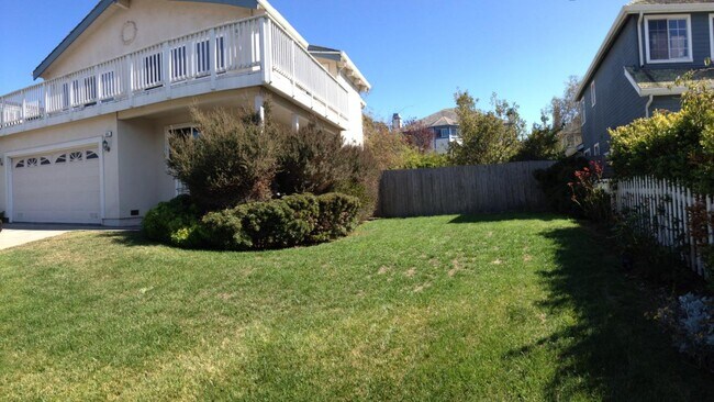 Building Photo - 633 Silver Ave