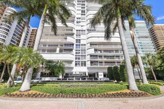 Building Photo - 10155 Collins Ave