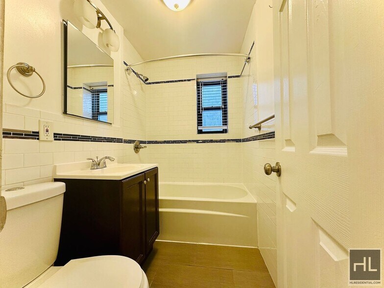 Building Photo - William Street