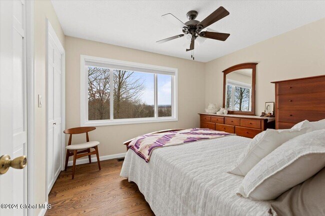 Building Photo - 7 Hill Rd