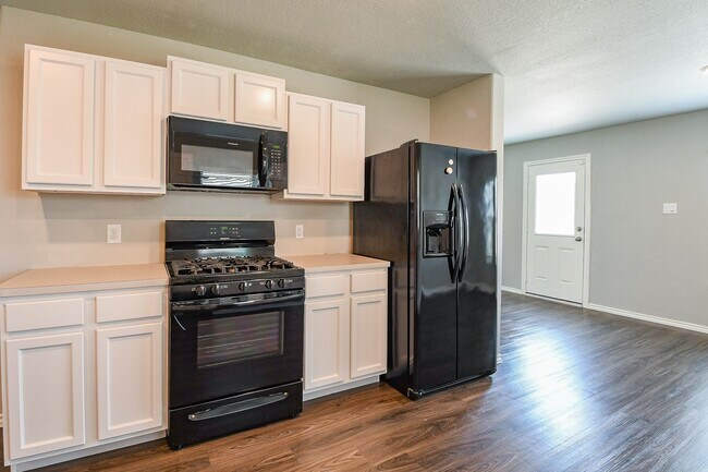 Building Photo - 11072 N Lake Mist Ln