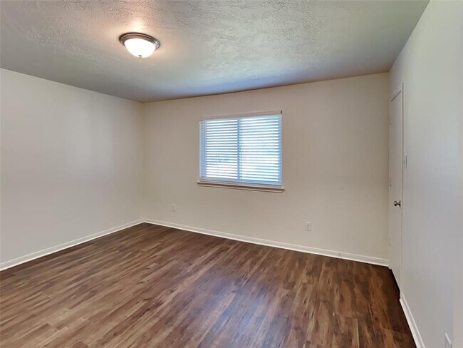 Building Photo - 7007 Durango Dr