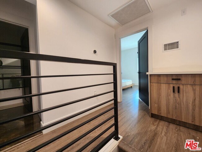 Building Photo - 11314 W Raitt Ln