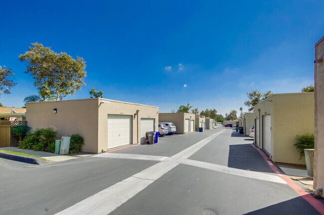 Building Photo - Charming 2BR Home with Attached Garage, Private Patio and a Friendly Community!