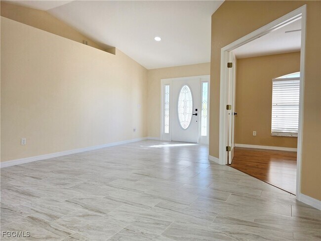 Building Photo - 1625 N Gator Cir