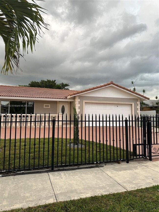 Building Photo - 10805 SW 165th Terrace