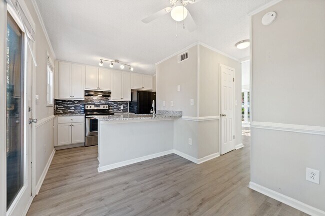 Building Photo - 9 Hayti Ln