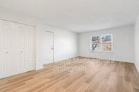 Building Photo - 3140 W Greenwood St