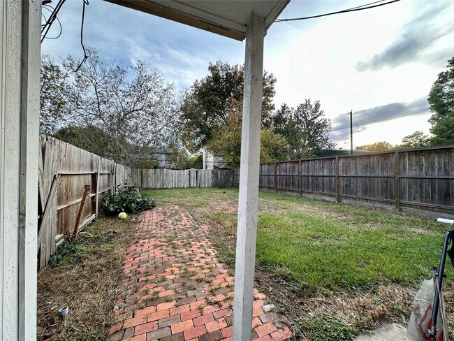 Building Photo - 4120 Hartt St