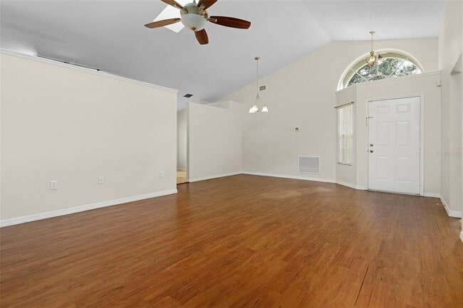 Building Photo - 2936 Twin Oaks Dr