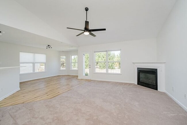 Building Photo - 5896 Hollow Oak Trail