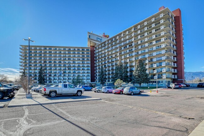 Building Photo - 2 Bed 2 Bath Condo in Historic Satellite Hotel