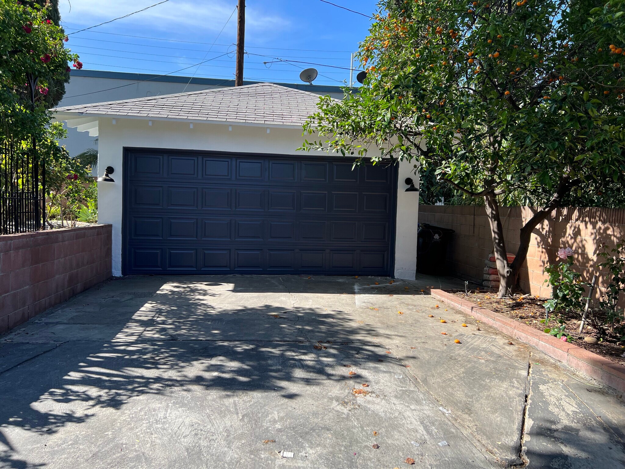 Paid garage space - 6822 Ethel Ave