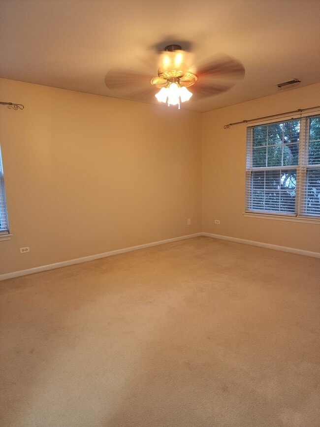 Building Photo - 1171 N Red Oak Cir