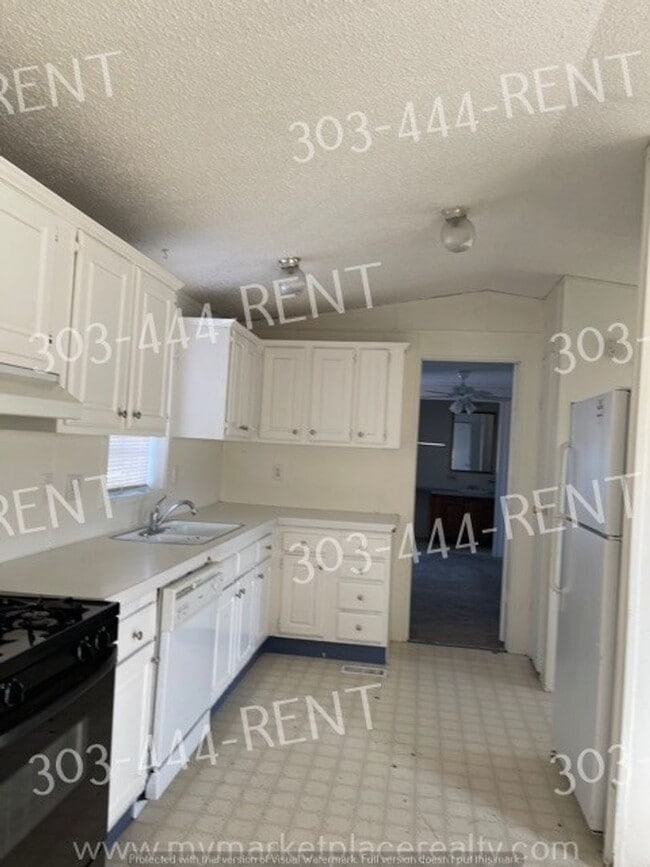 Building Photo - 3 Bedroom 2 Bathroom in Thornton!