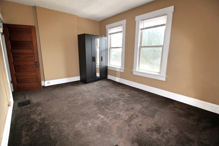 Bedroom main level - 68 E Hudson St