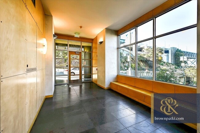 Building Photo - 303 Bryant St