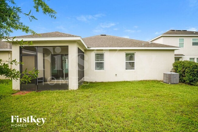 Building Photo - 2556 Isabela Terrace