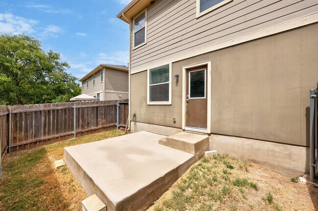 Building Photo - 709B Jane Austen Trail