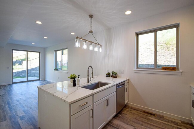 Building Photo - New South Hills Duplex Stunner!