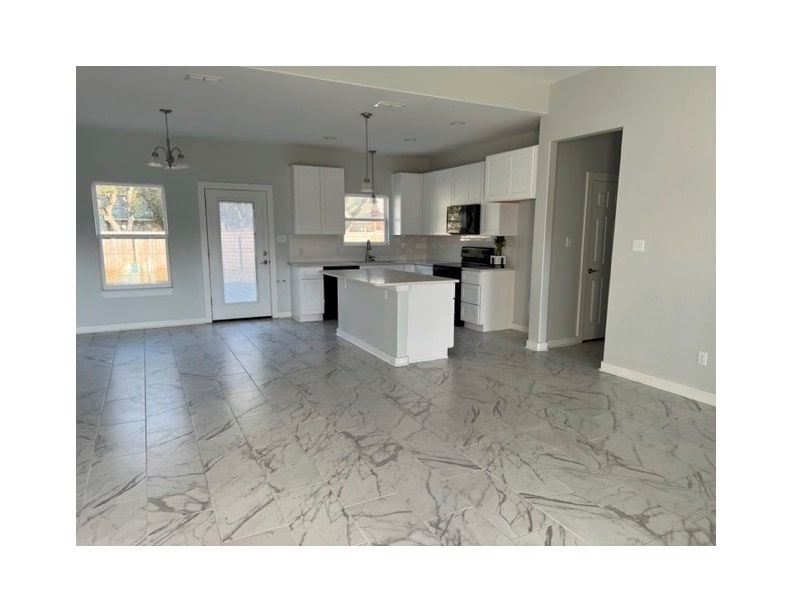 Building Photo - 938 Redwood Ave