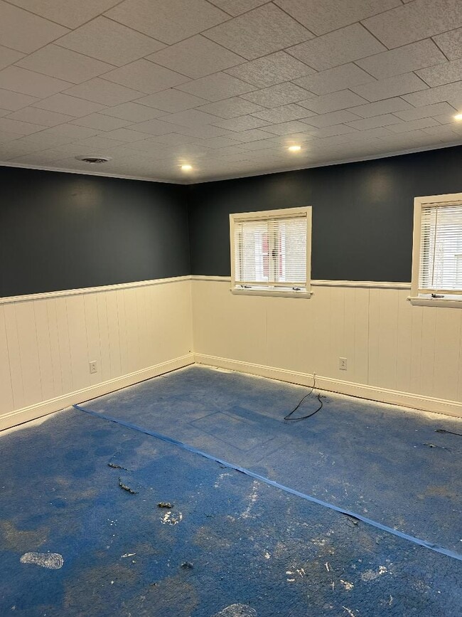 Building Photo - 146 Chapin St