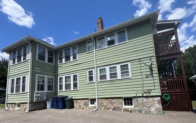 Building Photo - 105 Greaton Rd