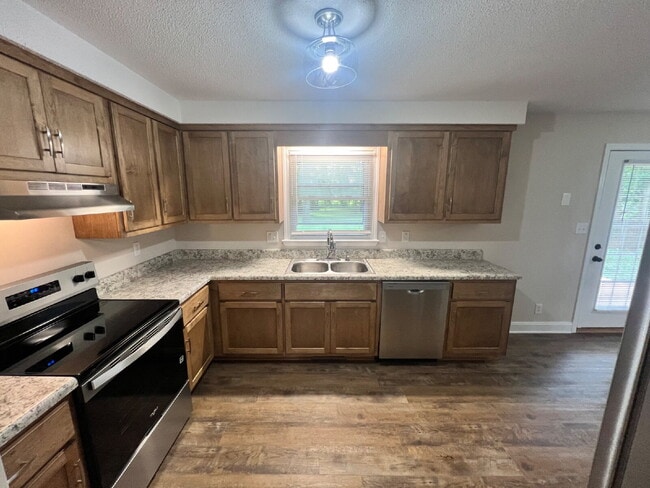 Building Photo - 168 Kirby Dr