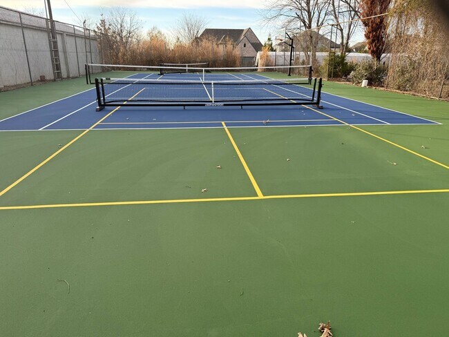 Building Photo - Upscale Secluded Oasis in Bixby - 5 Beds/3.5 Baths - Separate Mother-in-Law Quarters!