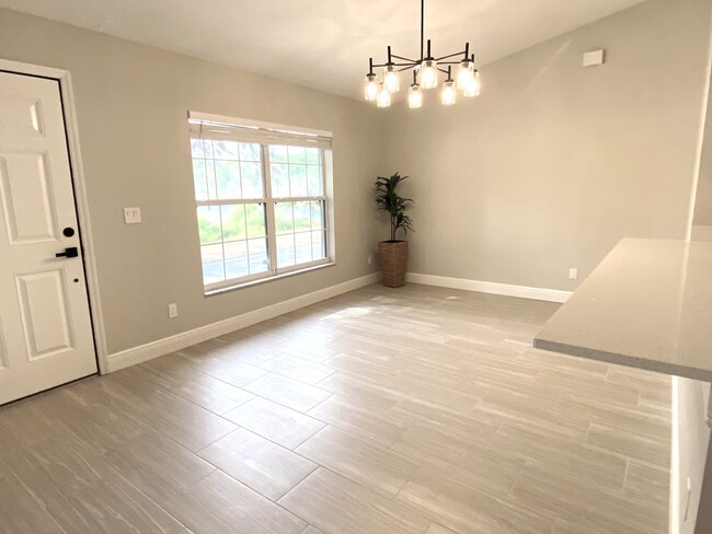 Building Photo - 115 Sunnyside Dr