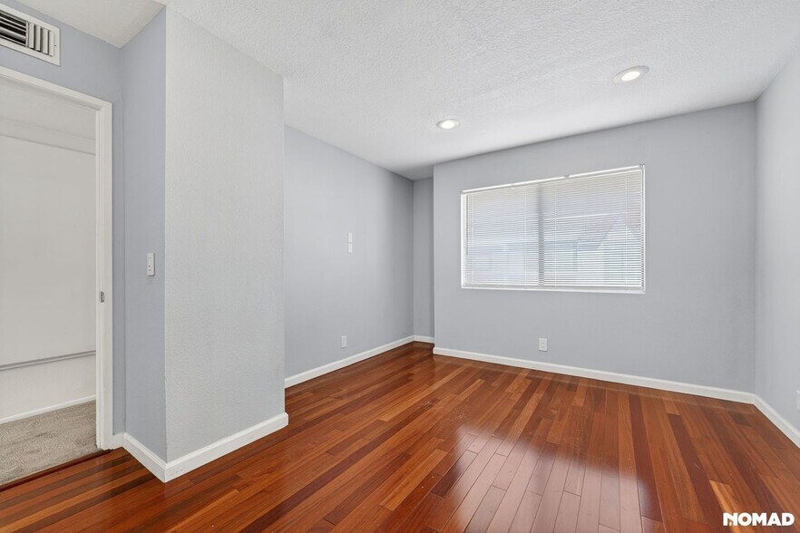 Building Photo - 27609 Nugget Dr