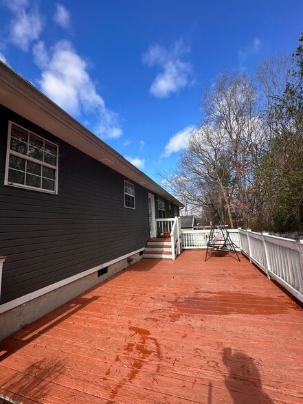 Large Deck in Fenced Backyard - 4900 Maywater Rd