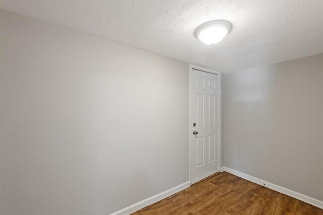 Building Photo - 2253 Collier St