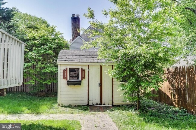 Building Photo - 4600 Jones Bridge Rd