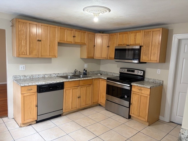 Building Photo - 84 Vernal St