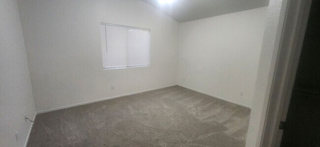 Building Photo - Wonderful 3 Bedroom 2 Bathroom Home in Elk...