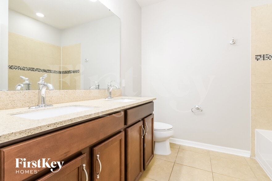 Building Photo - 2501 Isabela Terrace