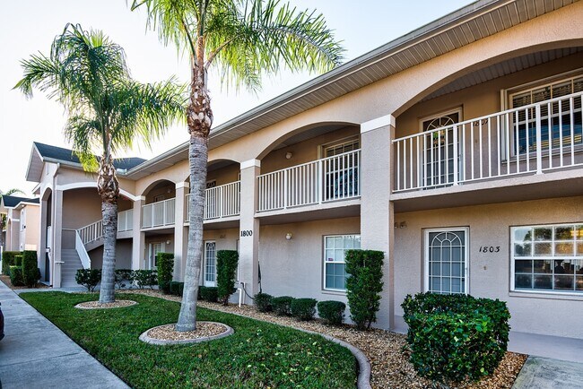 Building Photo - UPDATED GROUND FLOOR CONDO CLOSE TO 1-75