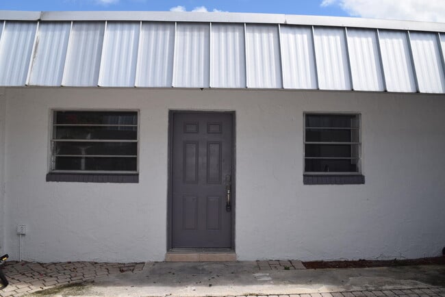 Building Photo - 3094 SE Clayton St