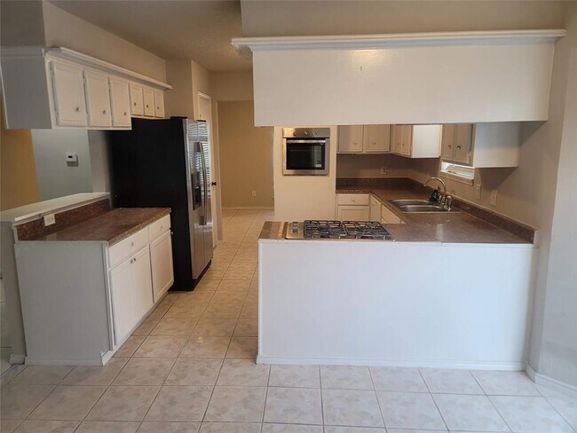 Building Photo - 10601 Sagewind Dr