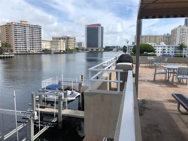 Building Photo - 1965 S Ocean Dr