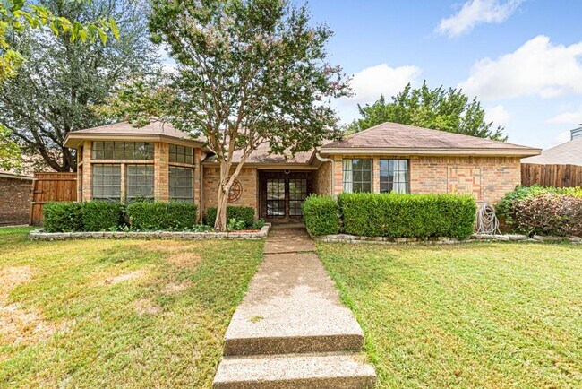 Building Photo - 8814 Pine Forest Dr