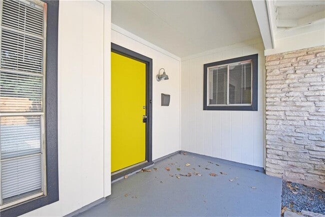 Building Photo - 6400 Brookside Dr