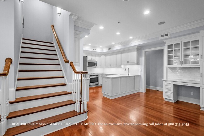 Building Photo - 529 Queens Rd